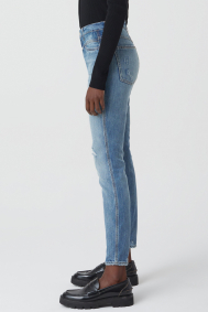 Closed C91231 05D 5Z Skinny pusher